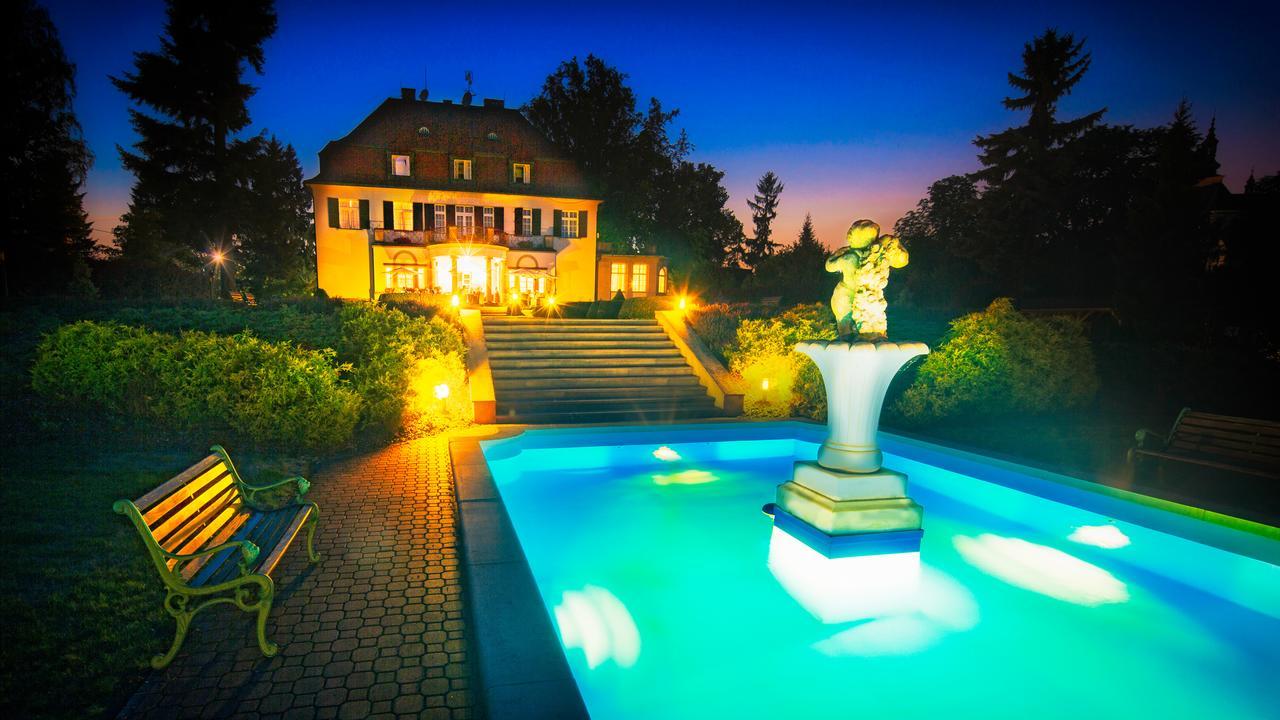 Hotel Veba Broumov Exteriör bild